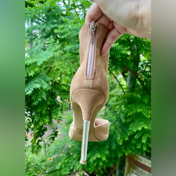 BEIGE TAN SUEDE LEATHER — SILVER METAL TOE CAPS — SILVER HEELS — NEW — SIZE 8.5 - Picture 9 of 17